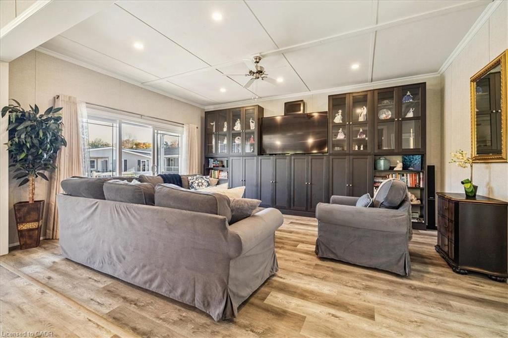 37 Ash-4449 Milburough Line, Burlington, ON - Indoor Photo Showing Other Room