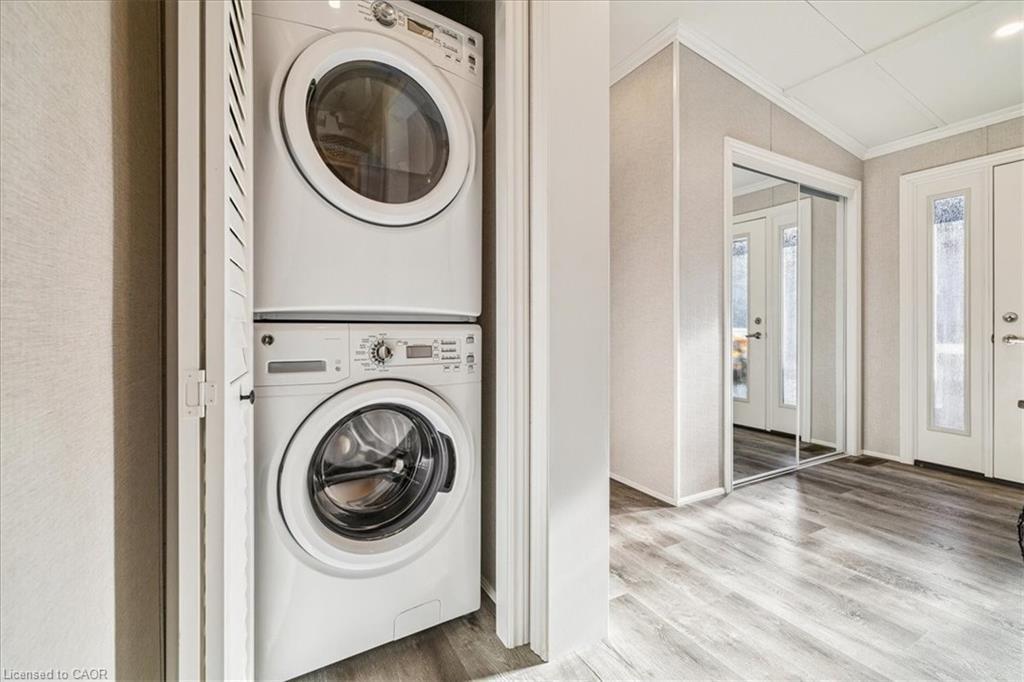 37 Ash-4449 Milburough Line, Burlington, ON - Indoor Photo Showing Laundry Room