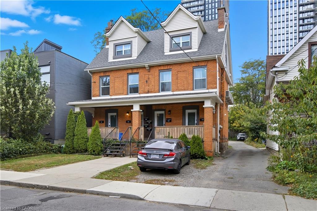4-113 Catharine Street N, Hamilton, ON - Outdoor With Facade
