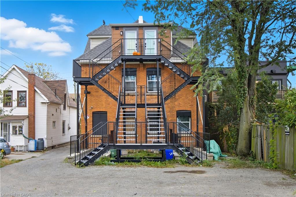 4-113 Catharine Street N, Hamilton, ON - Outdoor With Facade
