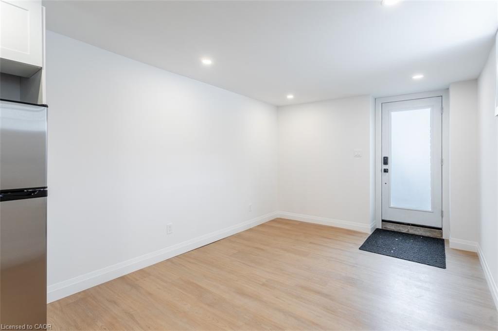 4-113 Catharine Street N, Hamilton, ON - Indoor Photo Showing Other Room