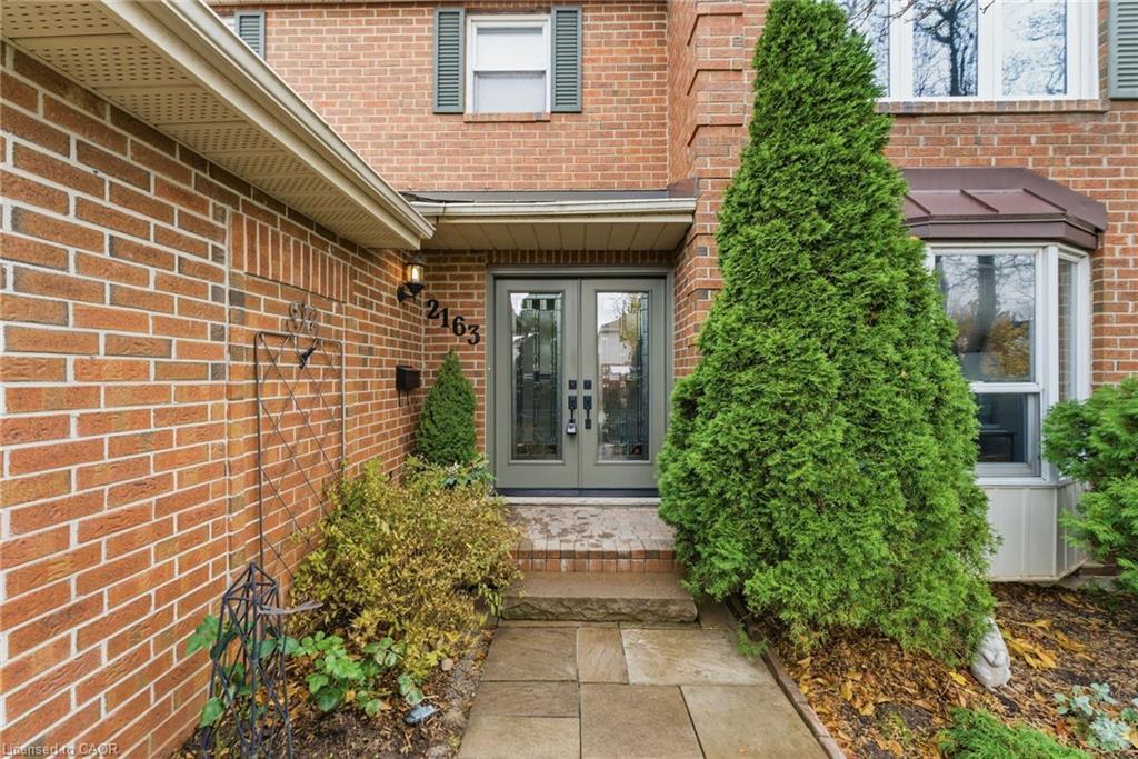 2163 Winding Way, Burlington, ON - Outdoor
