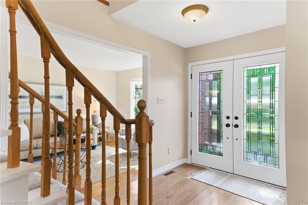 2163 Winding Way, Burlington, ON - Indoor Photo Showing Other Room