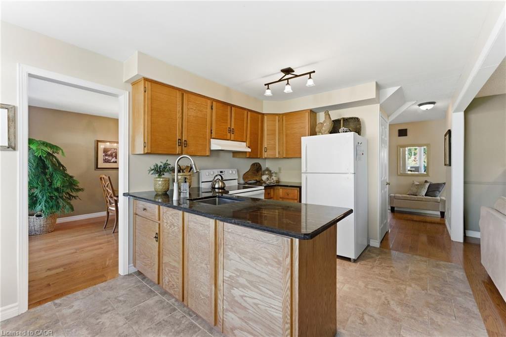 2163 Winding Way, Burlington, ON - Indoor Photo Showing Kitchen