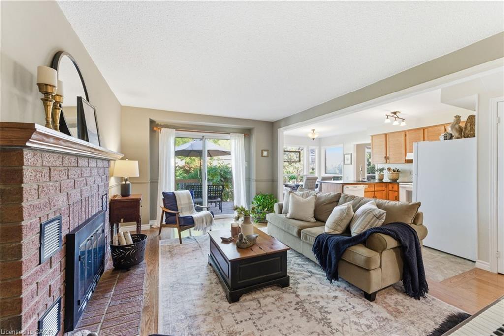 2163 Winding Way, Burlington, ON - Indoor Photo Showing Living Room With Fireplace