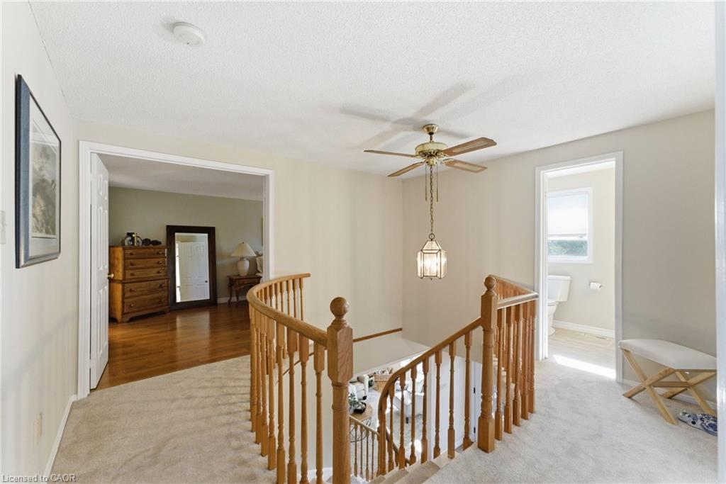 2163 Winding Way, Burlington, ON - Indoor Photo Showing Other Room