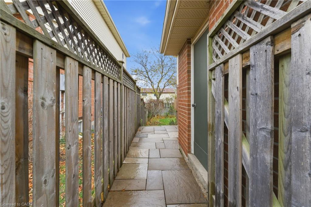 2163 Winding Way, Burlington, ON - Outdoor With Exterior