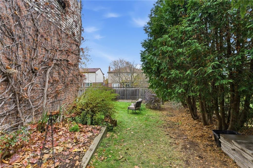 2163 Winding Way, Burlington, ON - Outdoor