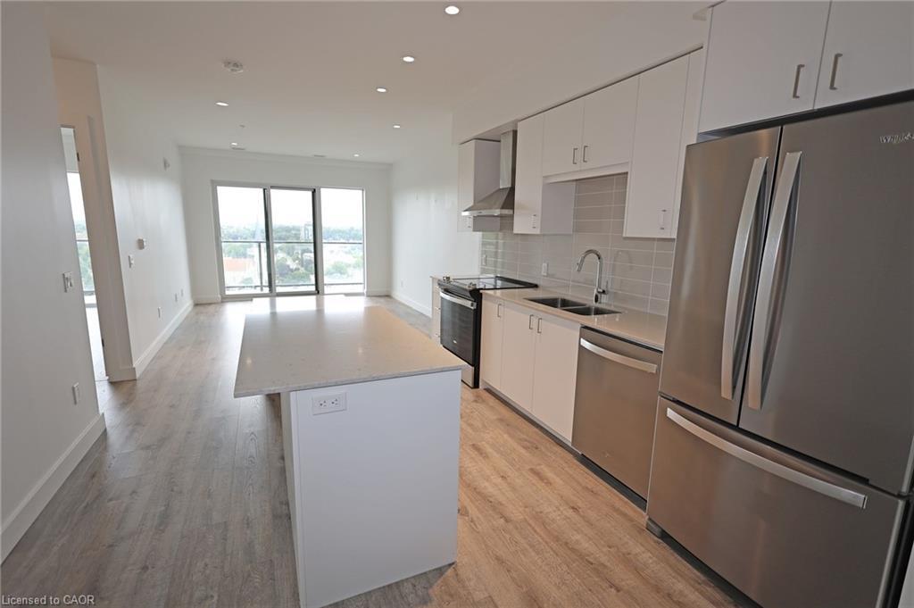 1311-50 Grand Avenue S, Cambridge, ON - Indoor Photo Showing Kitchen With Double Sink With Upgraded Kitchen