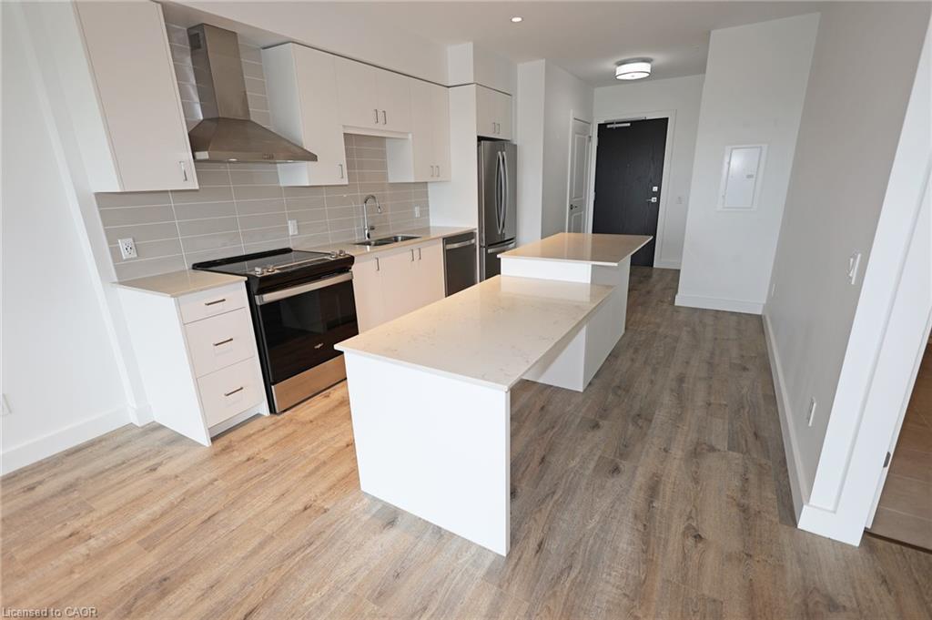 1311-50 Grand Avenue S, Cambridge, ON - Indoor Photo Showing Kitchen With Upgraded Kitchen