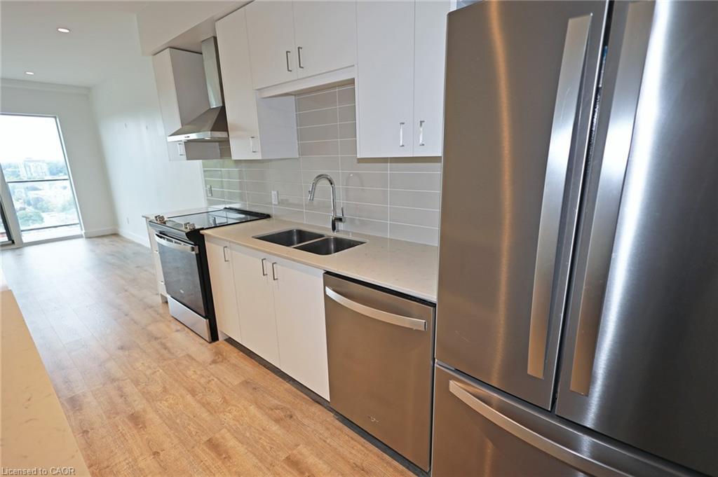 1311-50 Grand Avenue S, Cambridge, ON - Indoor Photo Showing Kitchen With Double Sink With Upgraded Kitchen