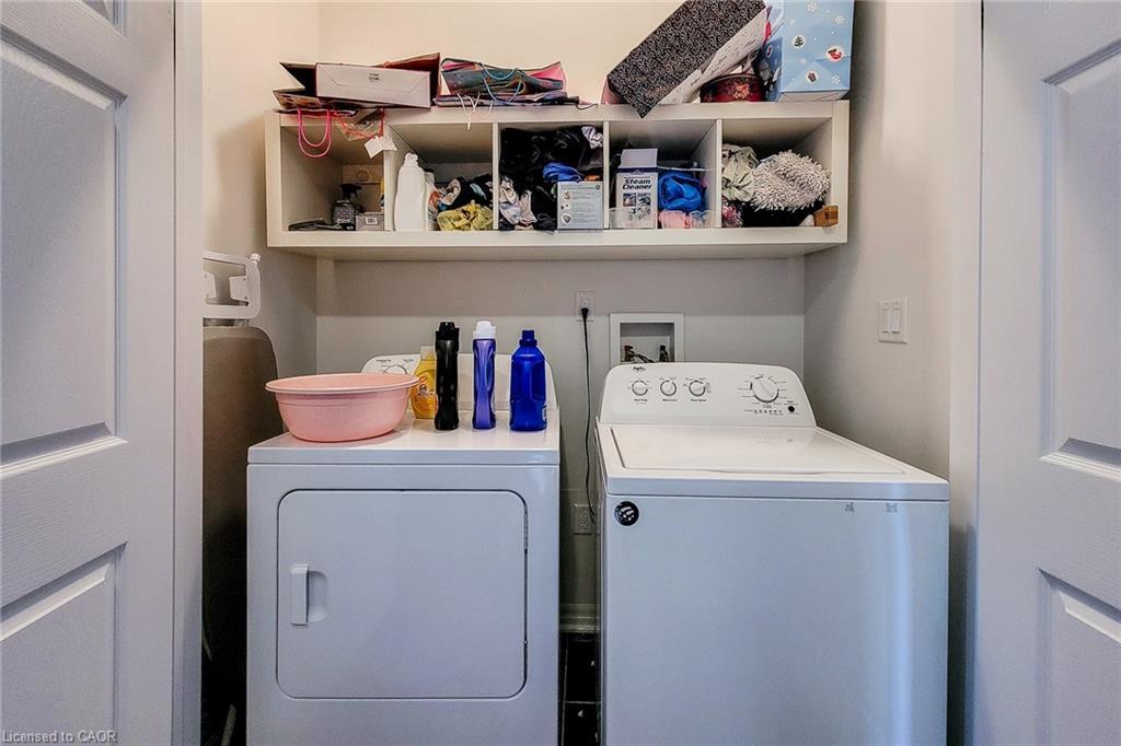 128 Montreal Circle, Stoney Creek, ON - Indoor Photo Showing Laundry Room