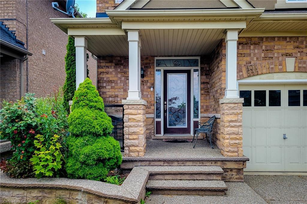 128 Montreal Circle, Stoney Creek, ON - Outdoor