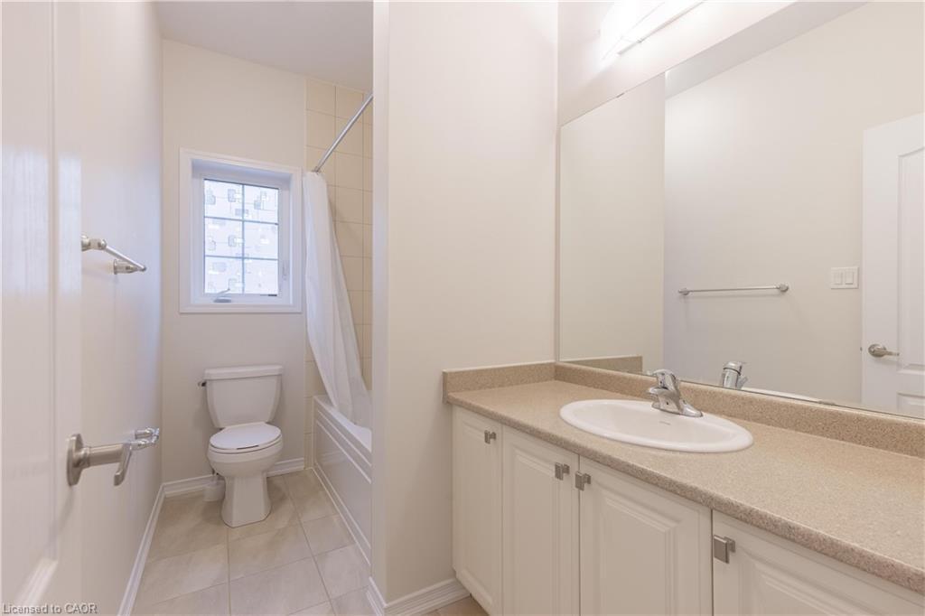 35-8317 Mulberry Drive, Niagara Falls, ON - Indoor Photo Showing Bathroom