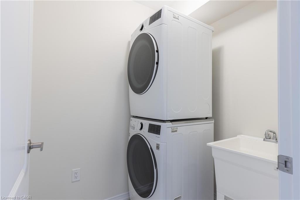 35-8317 Mulberry Drive, Niagara Falls, ON - Indoor Photo Showing Laundry Room