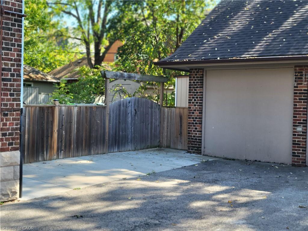 145 Sheridan Street, Brantford, ON - Outdoor