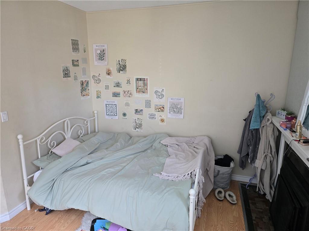 145 Sheridan Street, Brantford, ON - Indoor Photo Showing Bedroom