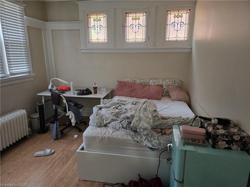 145 Sheridan Street, Brantford, ON - Indoor Photo Showing Bedroom