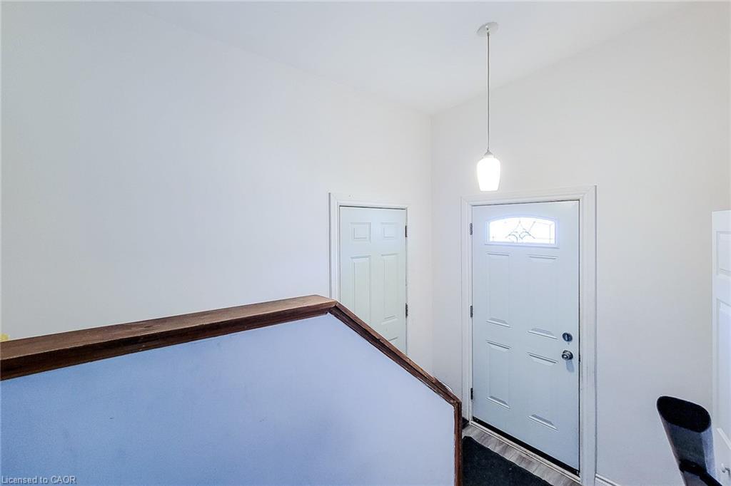 14 Ronaldshay Avenue, Hamilton, ON - Indoor Photo Showing Other Room