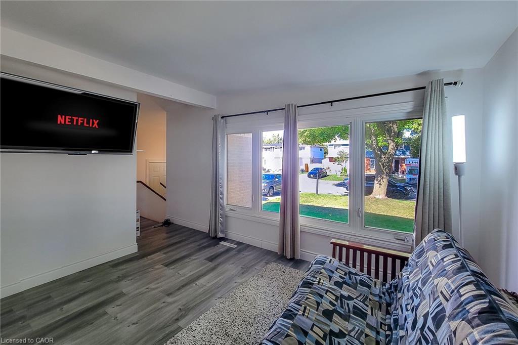 14 Ronaldshay Avenue, Hamilton, ON - Indoor Photo Showing Other Room