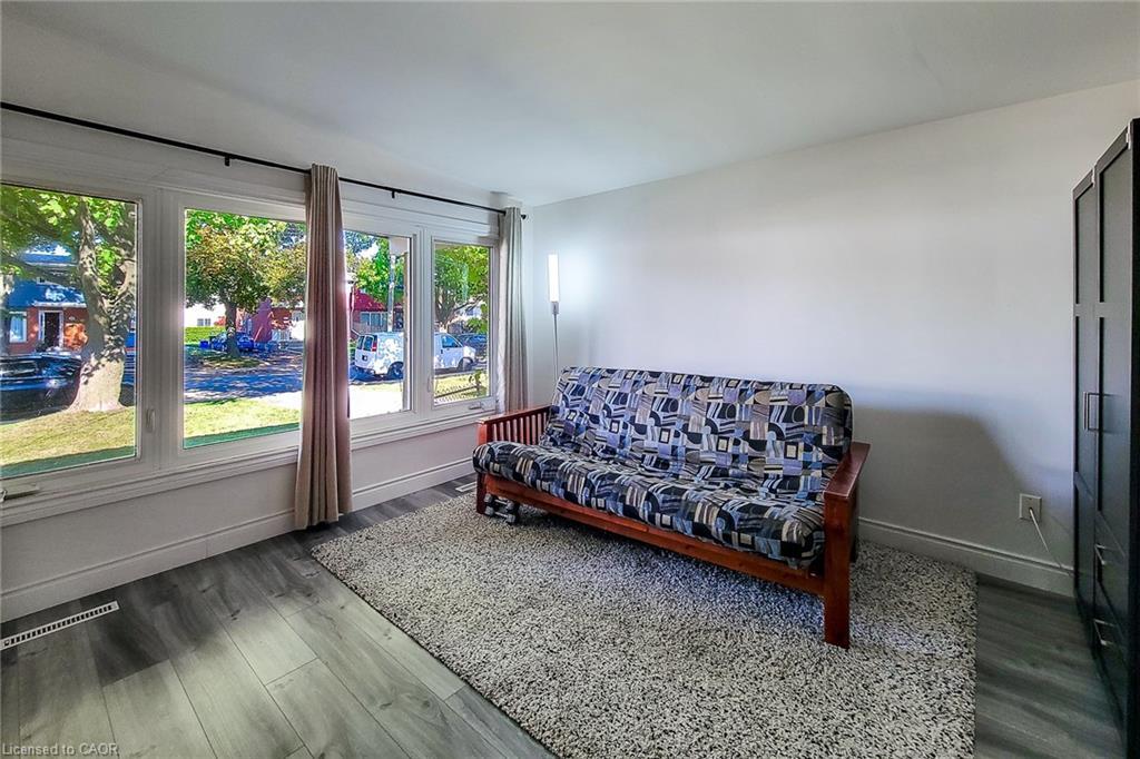 14 Ronaldshay Avenue, Hamilton, ON - Indoor Photo Showing Bedroom
