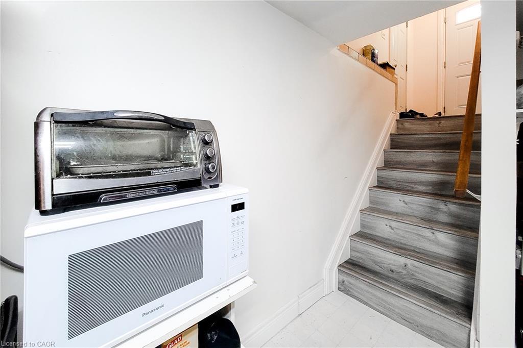 14 Ronaldshay Avenue, Hamilton, ON - Indoor Photo Showing Other Room