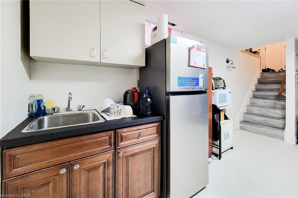 14 Ronaldshay Avenue, Hamilton, ON - Indoor Photo Showing Kitchen