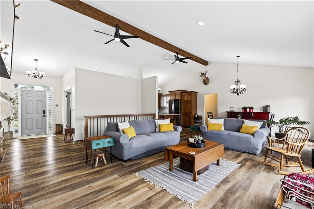849 River Road, Fenwick, ON - Indoor Photo Showing Living Room