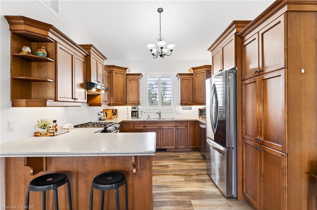 849 River Road, Fenwick, ON - Indoor Photo Showing Kitchen With Double Sink