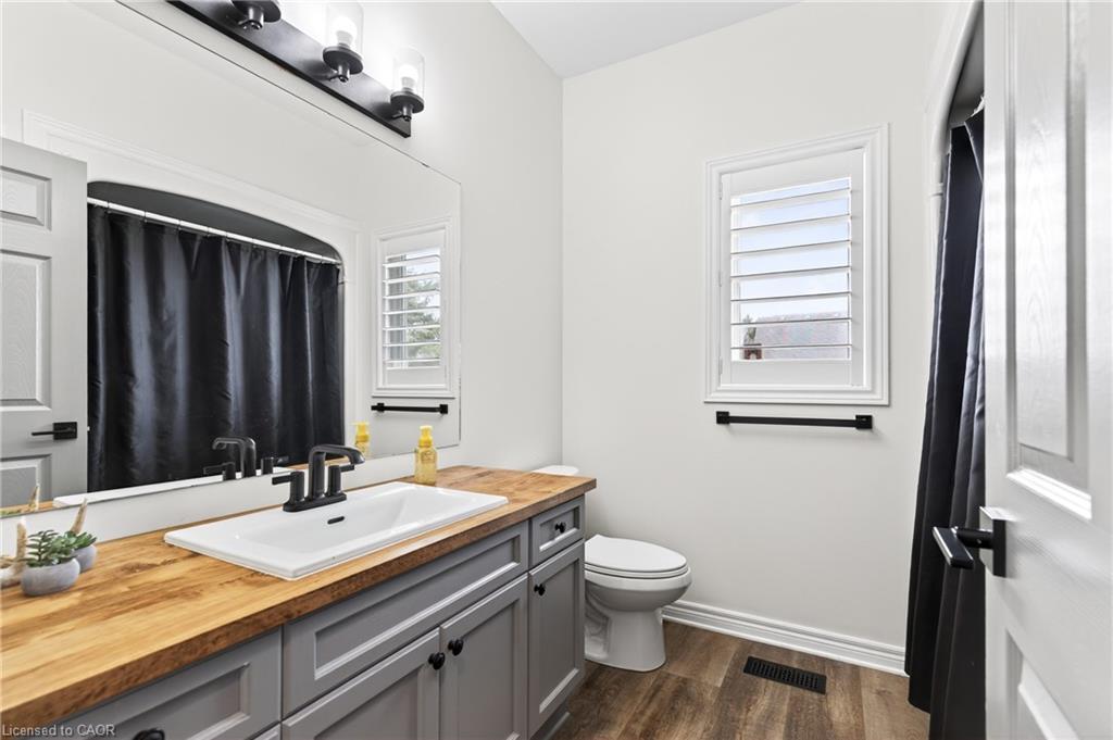 849 River Road, Fenwick, ON - Indoor Photo Showing Bathroom