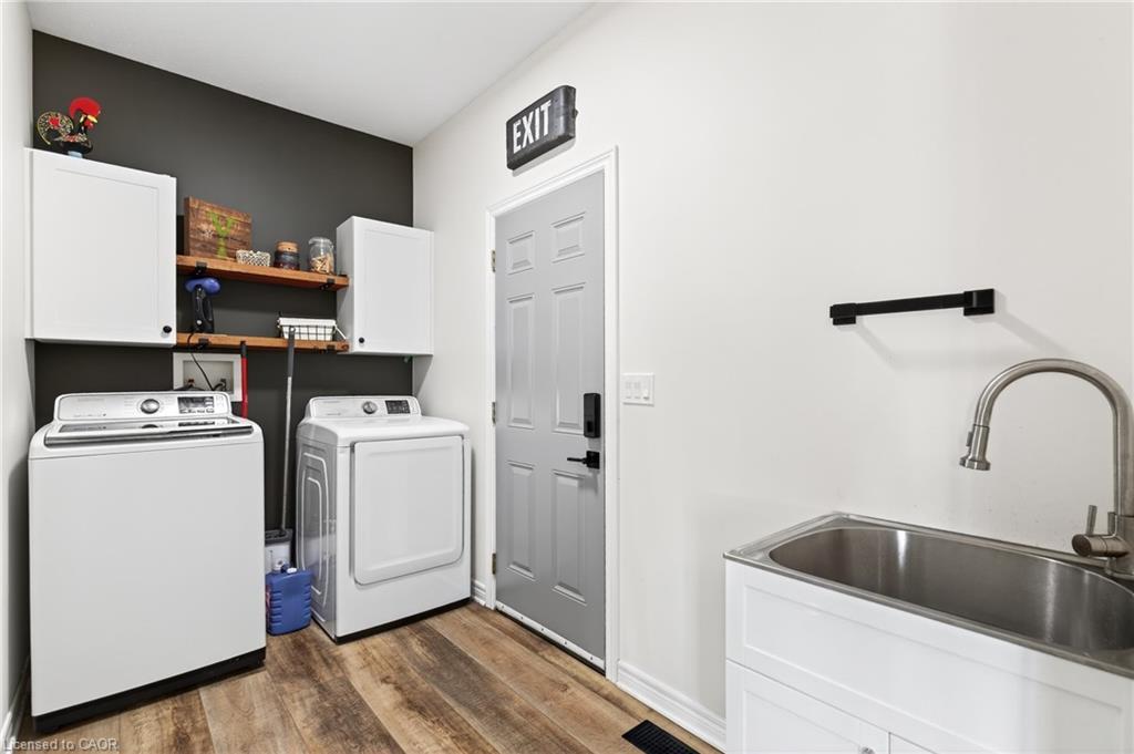 849 River Road, Fenwick, ON - Indoor Photo Showing Laundry Room