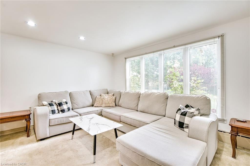 3546 Eton Crescent, Niagara Falls, ON - Indoor Photo Showing Living Room