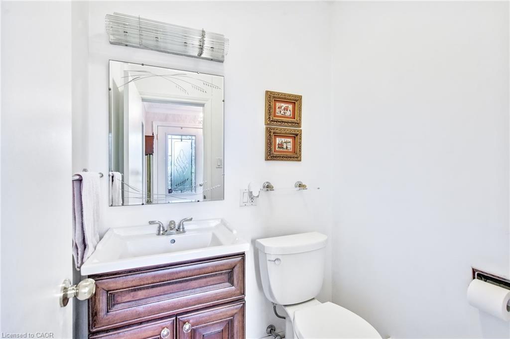 3546 Eton Crescent, Niagara Falls, ON - Indoor Photo Showing Bathroom