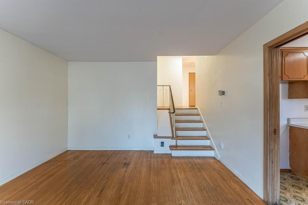 69 Buckingham Drive, Hamilton, ON - Indoor Photo Showing Other Room