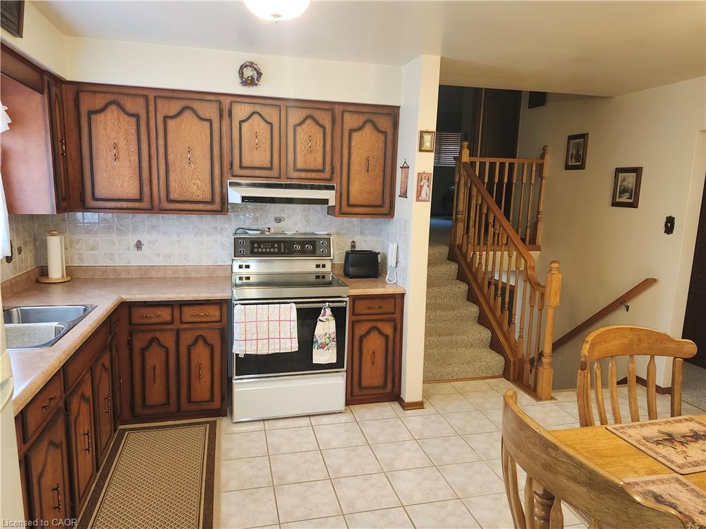 17 Stodola Drive, Brantford, ON - Indoor Photo Showing Kitchen With Double Sink