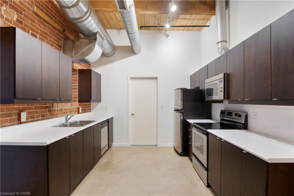 206-85 Spruce Street, Cambridge, ON - Indoor Photo Showing Kitchen With Double Sink