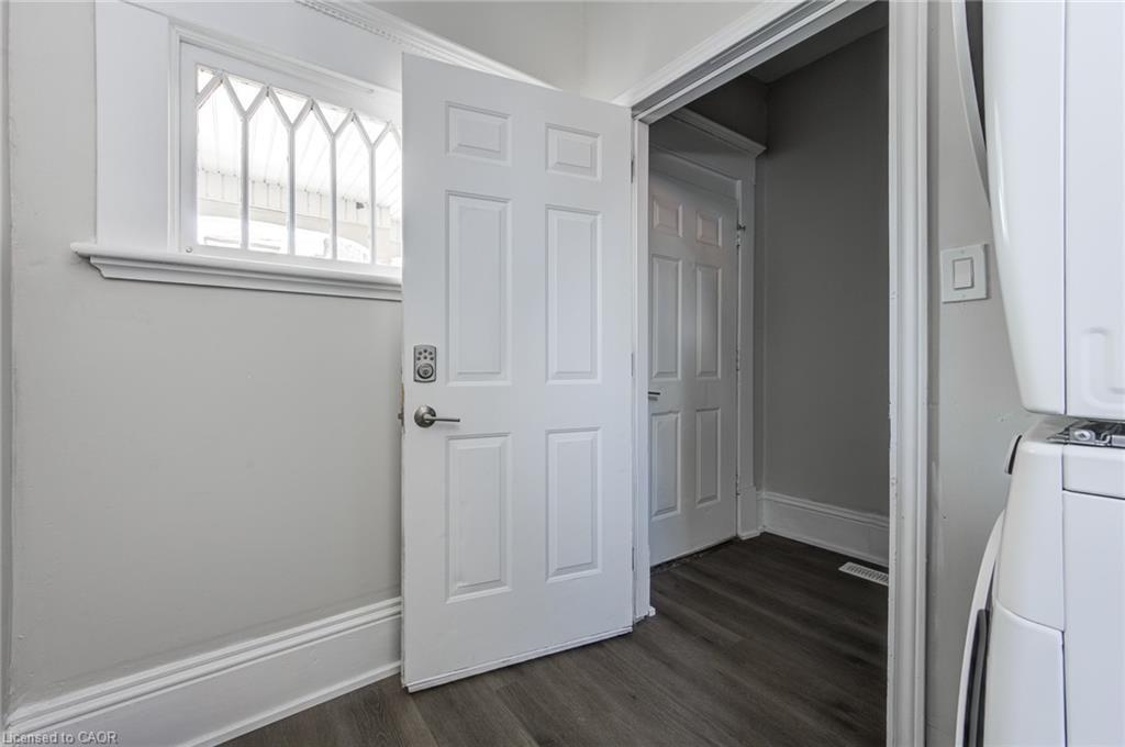 Upper-200 Park Avenue, Brantford, ON - Indoor Photo Showing Other Room