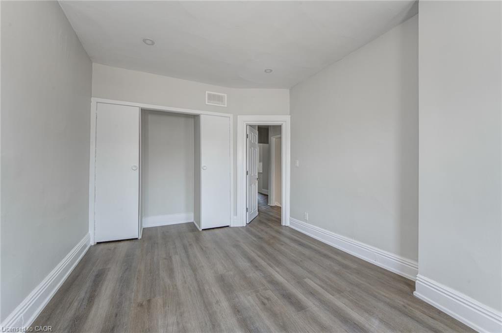 Upper-200 Park Avenue, Brantford, ON - Indoor Photo Showing Other Room