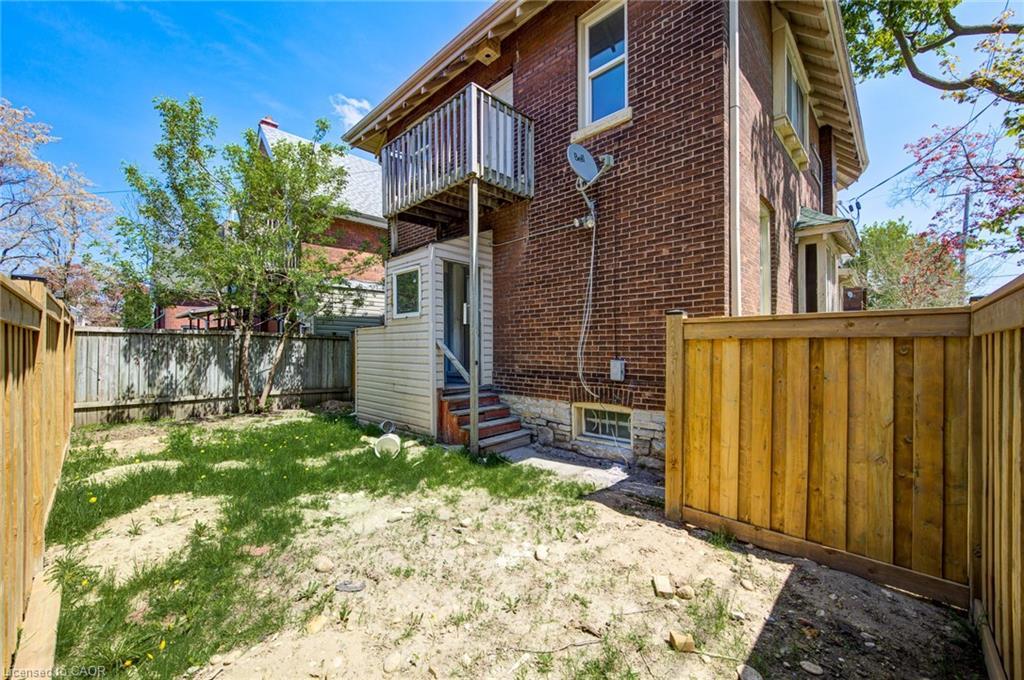 Upper-200 Park Avenue, Brantford, ON - Outdoor With Exterior