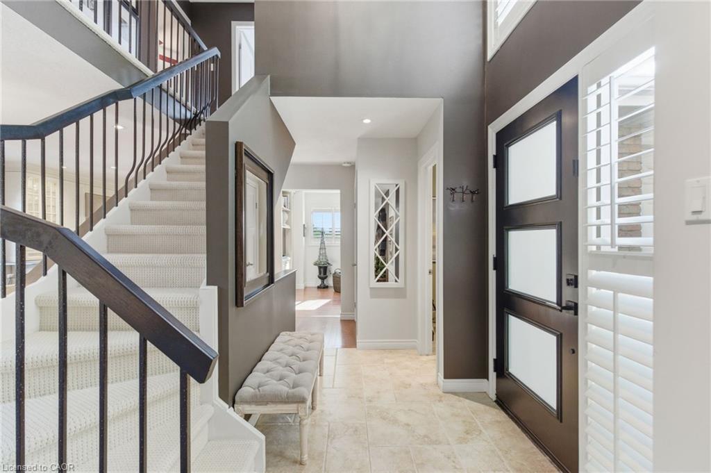 2387 Cavendish Drive, Burlington, ON - Indoor Photo Showing Other Room