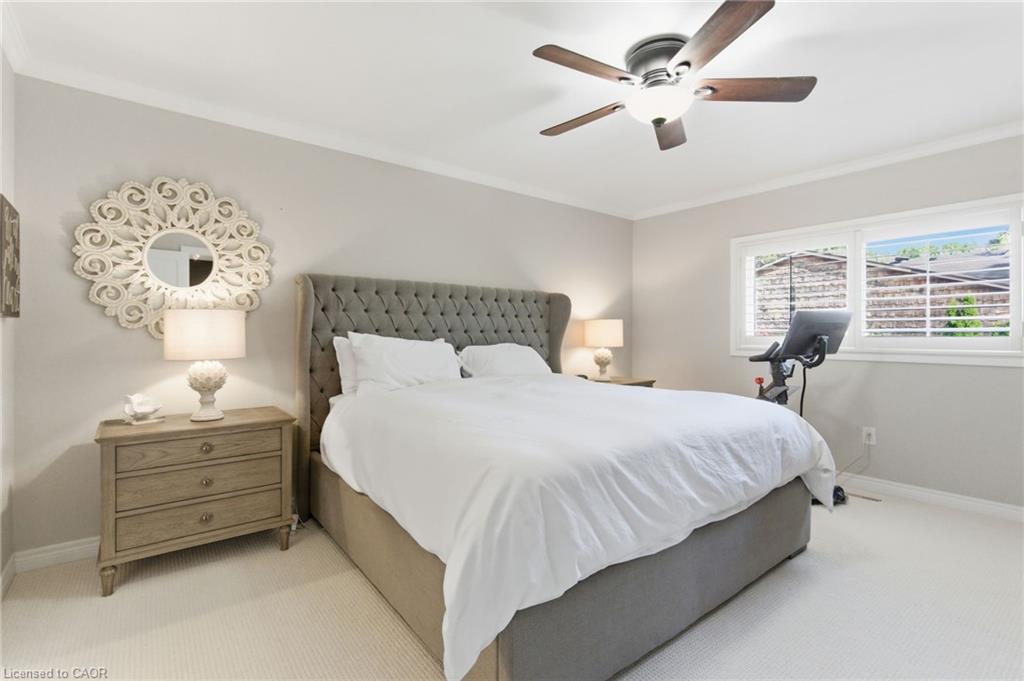 2387 Cavendish Drive, Burlington, ON - Indoor Photo Showing Bedroom