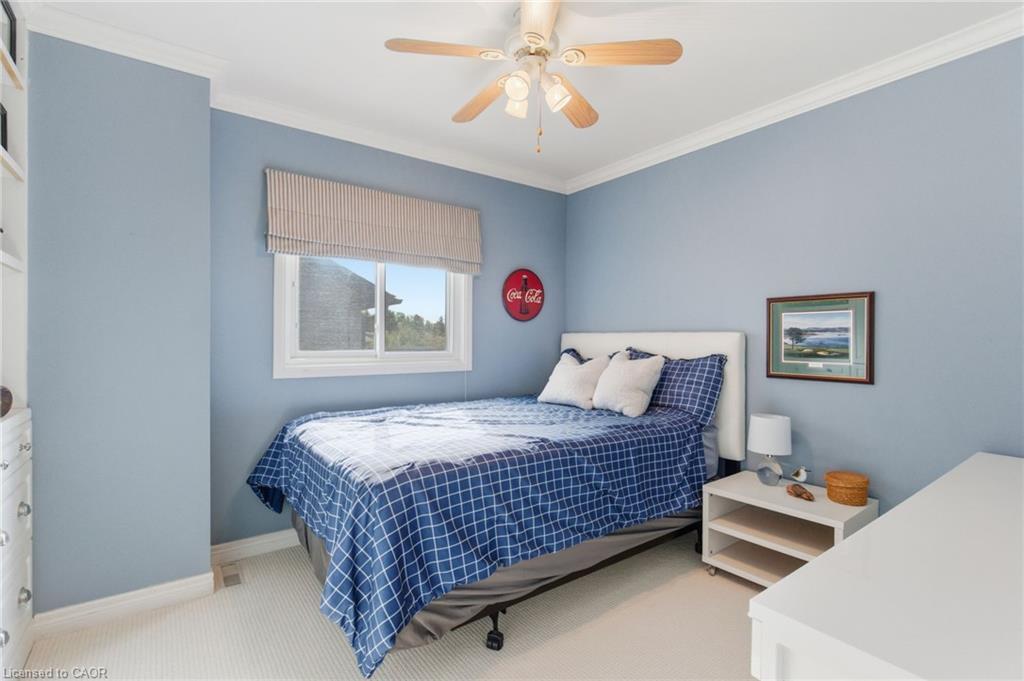 2387 Cavendish Drive, Burlington, ON - Indoor Photo Showing Bedroom