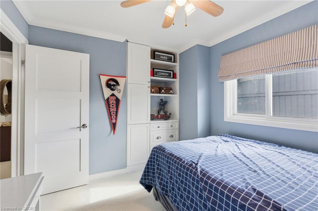 2387 Cavendish Drive, Burlington, ON - Indoor Photo Showing Bedroom