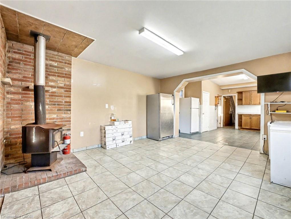 23 Oak Avenue, Hamilton, ON - Indoor Photo Showing Other Room