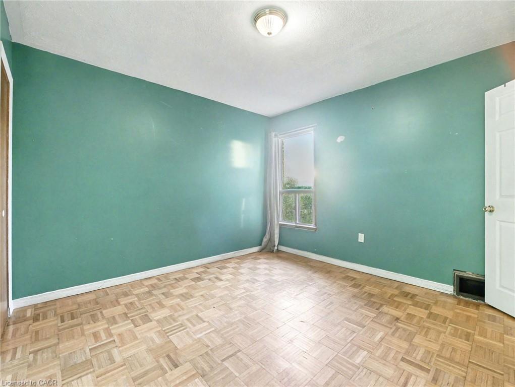 23 Oak Avenue, Hamilton, ON - Indoor Photo Showing Other Room