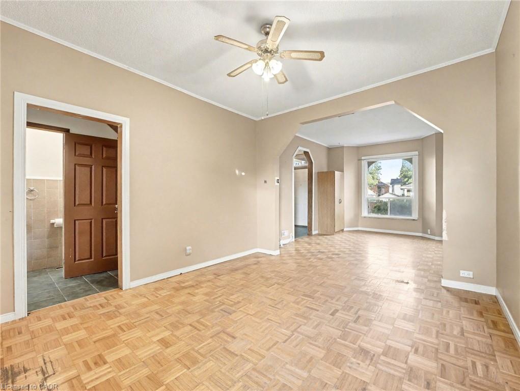 23 Oak Avenue, Hamilton, ON - Indoor Photo Showing Other Room