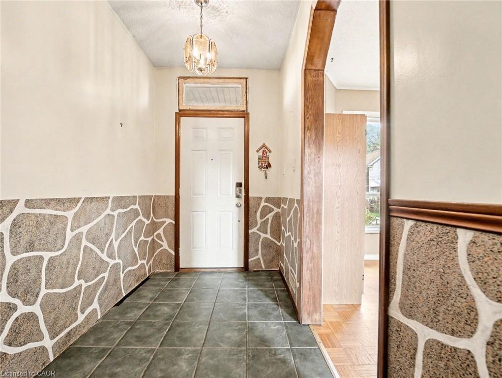 23 Oak Avenue, Hamilton, ON - Indoor Photo Showing Other Room