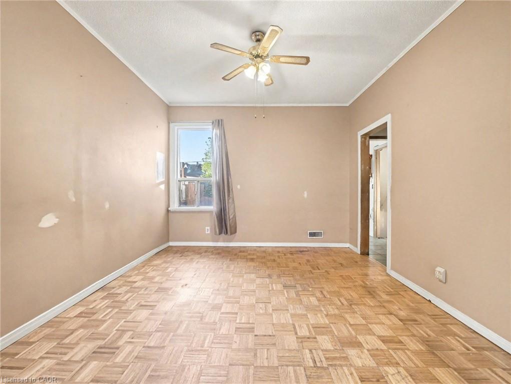 23 Oak Avenue, Hamilton, ON - Indoor Photo Showing Other Room