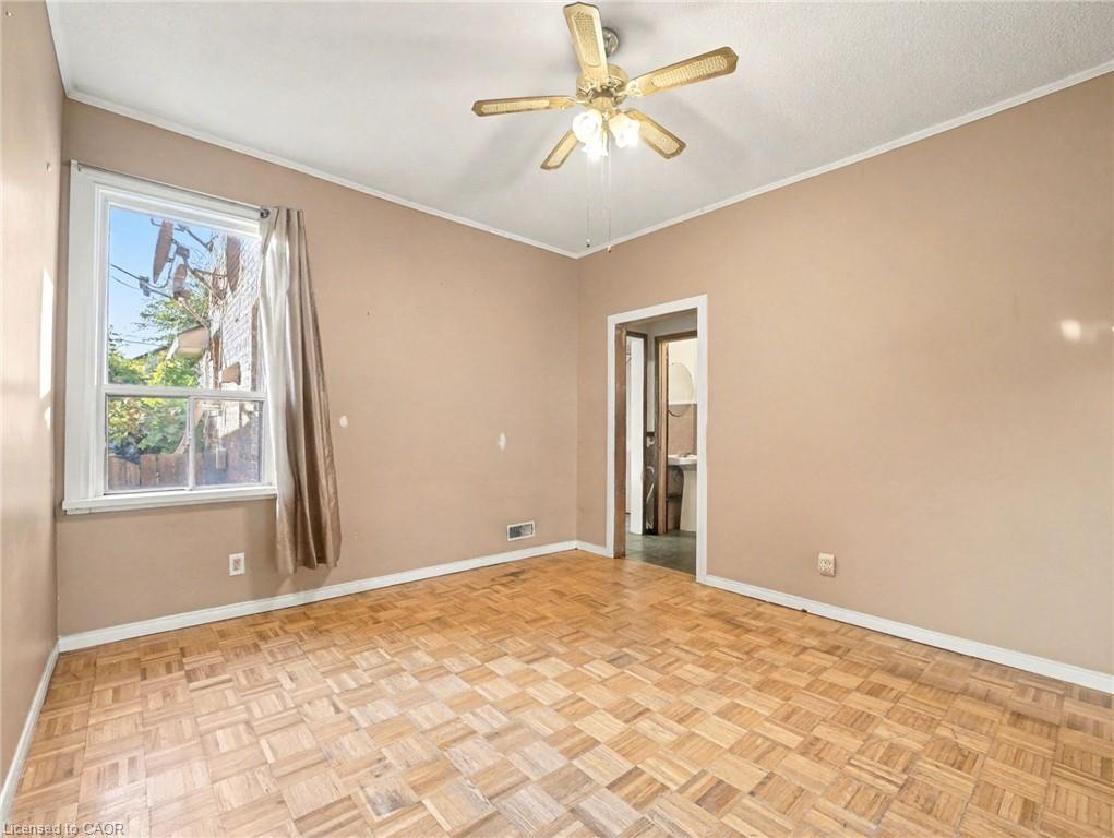 23 Oak Avenue, Hamilton, ON - Indoor Photo Showing Other Room