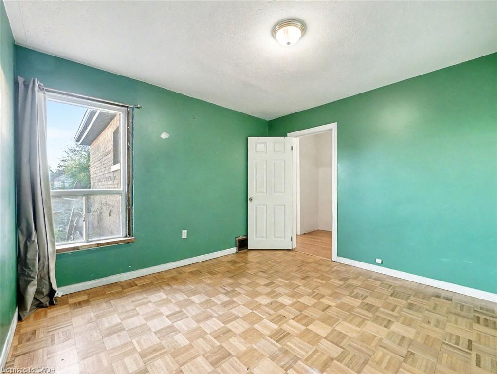 23 Oak Avenue, Hamilton, ON - Indoor Photo Showing Other Room